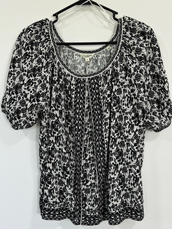 Max Studio Tops - Max Studio $128 NWT Black & White Floral Peasant Top